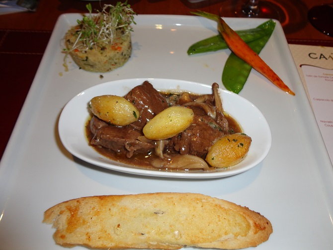 Navarin de Cordeiro Printanier Braseado e Couscous com brunoise de vegetais / Crédito: Ana Elisa Teixeira