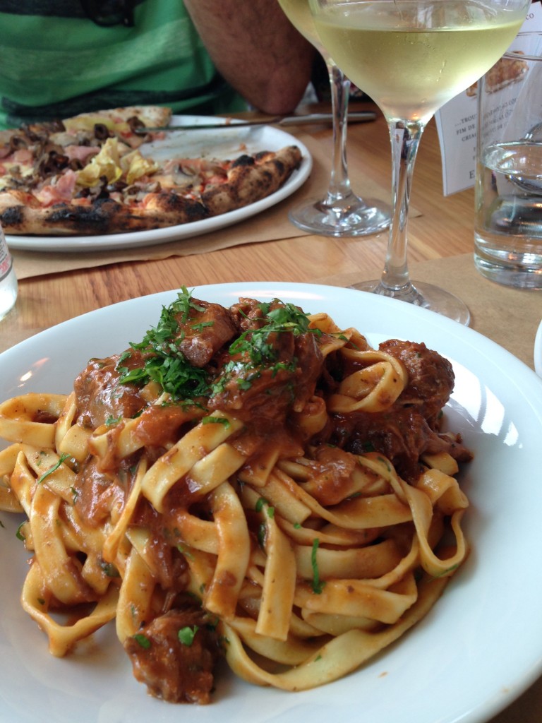 Tagliatelle All'Ossobuco (ragú de ossobuco cozido lentamente por 8 horas) / Crédito: Ana Elisa Teixeira