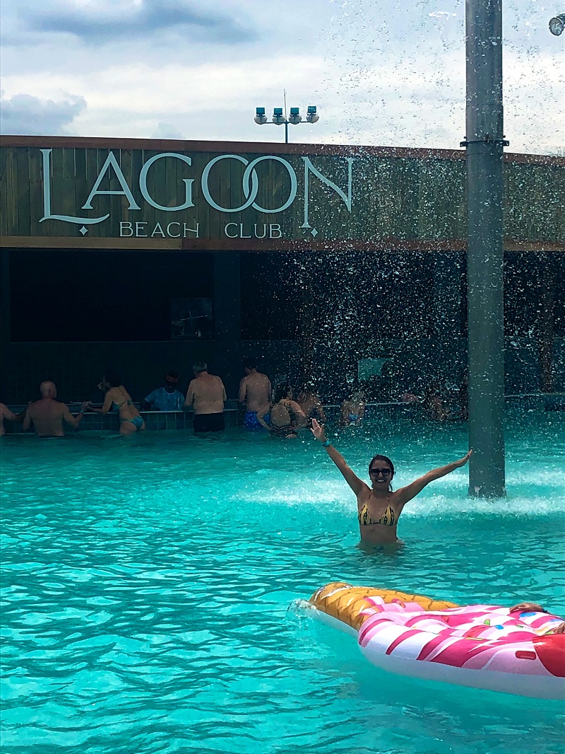 Conhecemos A Nova rea VIP Do Wet n Wild Lagoon Beach Club Viagens E conhecemos-a-nova-rea-vip-do-wet-n-wild-lagoon-beach-club-viagens-e
