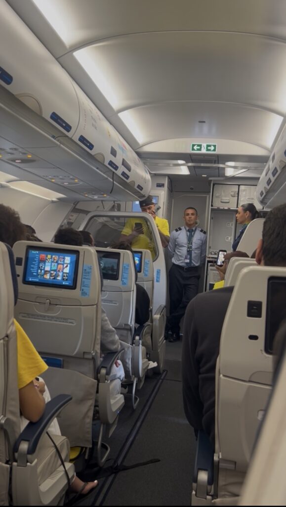 Embarque dos estudantes para a viagem de formatura da Forma Turismo em voo fretado.